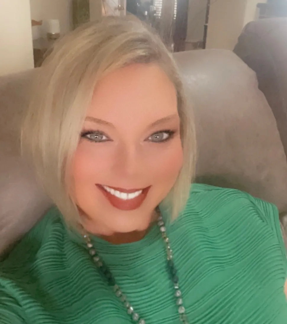 Stacey Pic Cj4KMlNuYXBjaGF0LzEzLjI2LjAuNDEgKGlQaG9uZTEzLDI7IGlPUyAxOC4yLjE7IGd6aXApEgac2LSl7QEgAQ==